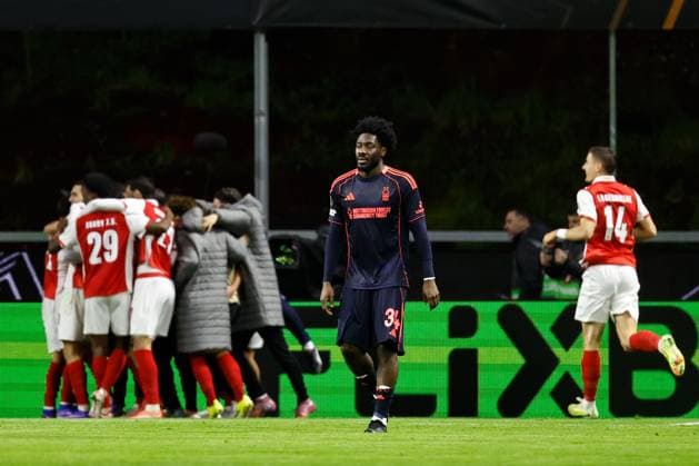Ola Aina of Nottingham Forest appears dejected after Ryan Yates of Nottingham Forest scores an own goal Braga v Nottingham Forest, UEFA Europa League, Group Stage, Football, Braga Municipal Stadium, Braga, Portugal - 22 Jan 2026Braga Braga Municipal Stadium Portugal EDITORIAL USE ONLY No use with unauthorised audio, video, data, fixture lists, club league logos or live services. Online in-match use limited to 120 images, no video emulation. No use in betting, games or single club league player publications.  Copyright: xRubenxAlbarran Shutterstockx 16348423ca