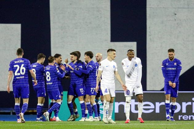 Zagreb, Craotia, 220126. Dinamo s players celebrate the goal during UEFA Europa league football match, 7th round, between Dinamo and FCSB at Maksimir stadium. Foto: Josip Bandic CROPIX Zagreb Croatia Copyright: xxJosipxBandicx xCROPIXx dinamo_fcsb68-220126