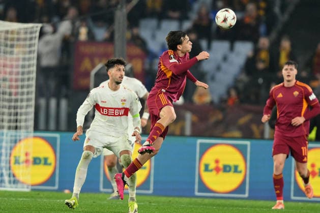 AS Roma v VfB Stuttgart - UEFA Europa League ROME, ITALY - JANUARY 22: AS Roma s Niccolo Pisilli (R) in action during the UEFA Europa League match between AS Roma and Stuttgart at Stadio Olimpico in Rome, Italy, on January 22, 2026. Claudio Pasquazi Anadolu Rome Italy. Editorial use only. Please get in touch for any other usage.  Copyright: x2026xAnadoluxClaudioxPasquazix
