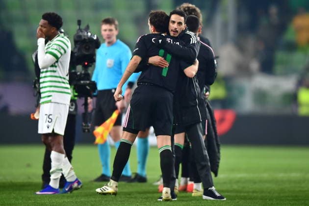 UEFA Europa League, Ferencvaros vs Panathinaikos - Players of Panathinaikos celebrate at the end of the UEFA Europa League league phase matchday 7 soccer match between Ferencvaros and Panathinaikos held at Ferencvaros Stadion in Budapest, Hungary, 22 January 2025. IMAGO ONE INCH PRODUCTIONS BUDAPEST HUNGARY Copyright: xOnexInchxProductionsx 6821851