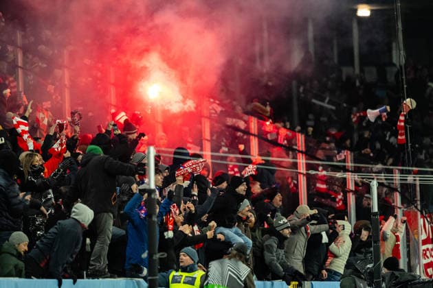 Malmo FF v Crvena Zvezda, UEFA Europa League, Malmo Sweden Malmo, Sweden. 22nd, January 2026. Fans of Crvena Zvezda seen on the stands with flares at the UEFA Europa League match between Malmo FF and Crvena Zvezda at Eleda Stadion in Malmo. Sweden, Malmo, Eleda Stadion  Copyright: xGonzalesxPhoto TobiasxJorgensenx