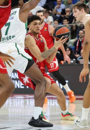 Foto IPP Roberto Bregani Milano 22 01 2026 Pallacanestro, Turkish Airlines EuroLeague 2025 2026, EA7 Emporio Armani MIlano vs Zalgiris Kaunas. Nella foto Quinn Ellis dell EA7 Emporio Armani Milano in azione contro Moses Wright del Zalgiris Kaunas. Italy Photo Press World Copyright. italy ITALY  Copyright: xR4924_italyphotopressx