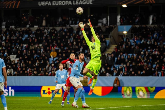 Malmo FF v Crvena Zvezda, UEFA Europa League, Malmo Sweden Malmo, Sweden. 22nd, January 2026. Goalkeeper Melker Ellborg (33) of Malmo FF seen during the UEFA Europa League match between Malmo FF and Crvena Zvezda at Eleda Stadion in Malmo. Sweden, Malmo, Eleda Stadion  Copyright: xGonzalesxPhoto TobiasxJorgensenx