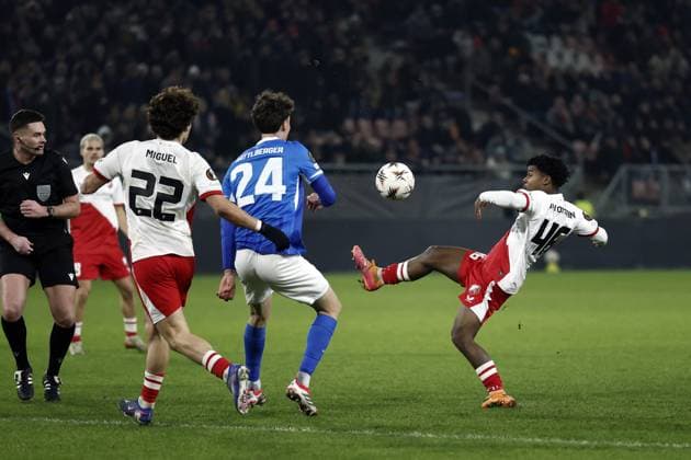 UTRECHT - Jaygo van Ommeren of FC Utrecht during the UEFA Europa League match between FC Utrecht and KRC Genk at the Galgenwaard Stadium on January 22, 2026, in Utrecht, Netherlands. ROBIN VAN LONKHUIJSEN ANP UEFA Europa League 2025 26 League Phase MD7 2025-2026 xVIxANPxSportx xxANPxIVx 548276500 originalFilename: 548276500.jpg