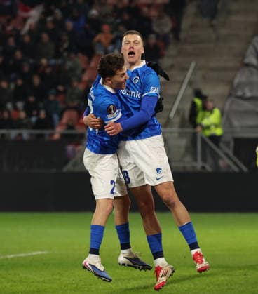 Daan Heymans of KRC Genk celebrates after scoring the goal with Konstantinos Karetsas of KRC Genk during the match FC Utrecht vs KRC Genk at the De Galgenwaard for the UEFA Europa League season 2025-2026 in UTRECHT, Netherlands on 22 january 2026, (photo by Peter Lous EYE4images DeFodi Images) -
