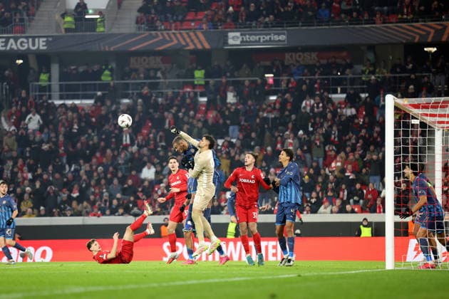 22.01.2026, xrekx, Fussball UEFA Europa League, SC Freiburg - Maccabi Tel Aviv v.l. Roi Mishpati (Maccabi Tel Aviv) (DFL DFB REGULATIONS PROHIBIT ANY USE OF PHOTOGRAPHS as IMAGE SEQUENCES and or QUASI-VIDEO) Freiburg
