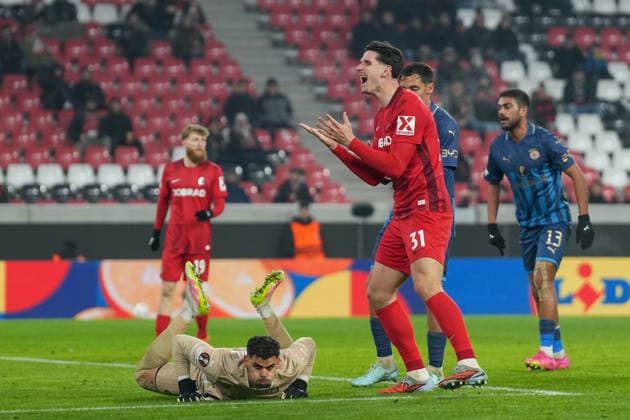 Igor Matanovic (SC Freiburg, 31) Torchance, Roi Mishpati (Maccabi Tel Aviv, 90) pariert , Deutschland, Fussball, UEFA Europa League, 7.Spieltag, Ligaphase, 2025 2026, SC Freiburg vs. Maccabi Tel Aviv, 22.01.2026, Europa-Park Stadion, Freiburg, Deutschland Freiburg Europa-Park Stadion Baden-Württemberg Deutschland Copyright: xArnexAmbergx