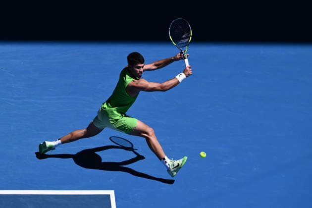 TENNIS AUSTRALIAN OPEN, Carlos Alcaraz of Spain in action during the Men™s 3rd round match against Corentin Moutet of France on day 6 of the 2026 Australian Open tennis tournament at Melbourne Park in Melbourne, Friday, January 23, 2026. ( NO ARCHIVING MELBOURNE VICTORIA AUSTRALIA  Copyright: xJOELxCARRETTx 20260123184817817768