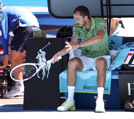 Daniil Medvedev gestures to his team during his third round match Australian Open tennis tournament, Day Six, Melbourne Park, Australia - 23 Jan 2026Melbourne Melbourne Park Victoria (VIC) Australia  Copyright: xEllaxLing Shutterstockx 16380452cf
