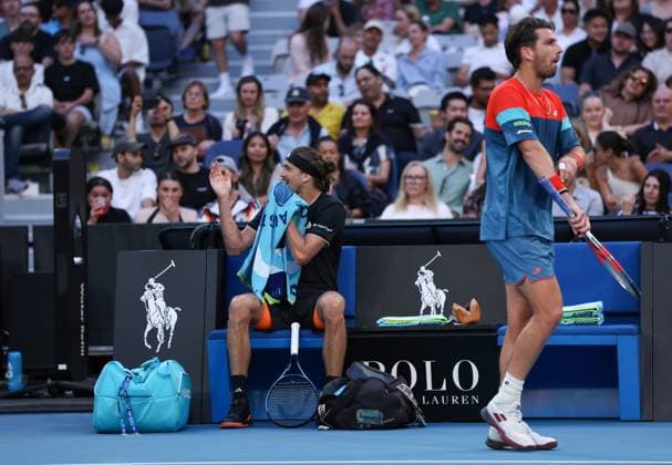 Alexander Zverev talks to the umpire during his third round match against Cameron Norrie Australian Open tennis tournament, Day Six, Melbourne Park, Australia - 23 Jan 2026Melbourne Melbourne Park Victoria (VIC) Australia  Copyright: xEllaxLing Shutterstockx 16380452eg