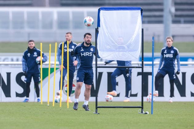 23.01.2026, Fussball, Saison 2025 2026, Training FC Schalke 04, Amin Younes (FC Schalke 04), Gelsenkirchen Trainingsgelände des S04 Hamburg Deutschland xRHR-FOTO DEx