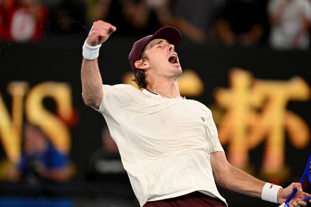 TENNIS AUSTRALIAN OPEN, Alex de Minaur of Australia celebrates match point during the Men™s 3rd round match against Frances Tiafoe of the USA on day 6 of the 2026 Australian Open tennis tournament at Melbourne Park in Melbourne, Friday, January 23, 2026. ( NO ARCHIVING MELBOURNE VICTORIA AUSTRALIA  Copyright: xLUKASxCOCHx 20260123164905682345