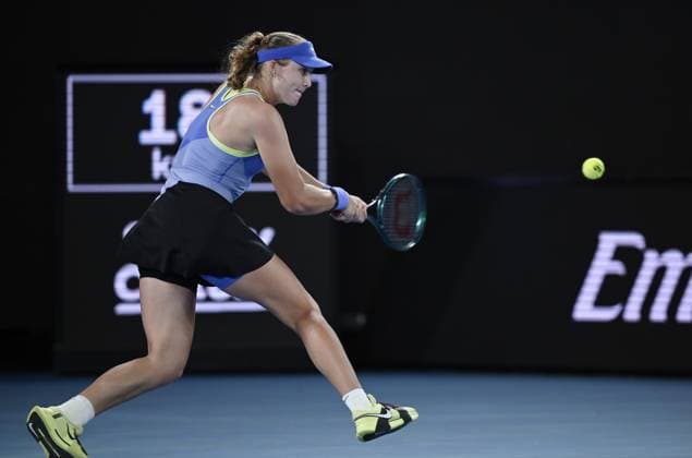 (260123) -- MELBOURNE, Jan. 23, 2026 -- Mirra Andreeva hits a return during the women s singles 3rd round match between Elena-Gabriela Ruse of Romania and Mirra Andreeva of Russia at the Australian Open tennis tournament in Melbourne, Australia, Jan. 23, 2026. (Photo by Xinhua) (SP)AUSTRALIA-MELBOURNE-TENNIS-AUSTRALIAN OPEN-WOMEN S SINGLES WangxShen 