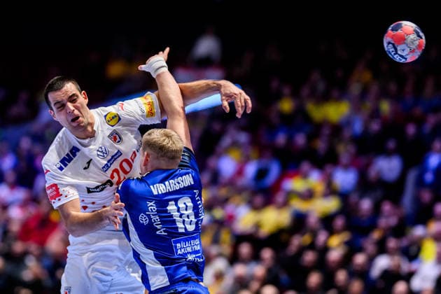 260123 Mateo Maras of Croatia and Ellidi Vidarsson of Iceland during the EHF European Handball Championship main round match between Iceland and Croatia on January 23, 2026 in Malmö. Photo: Petter Arvidson BILDBYRAN kod PA PA1134 handball handboll handball handbolls-em 2026 croatia kroatien island iceland ehf european handball championship bbeng grappa33 Copyright: PETTERxARVIDSON BB260123PA052