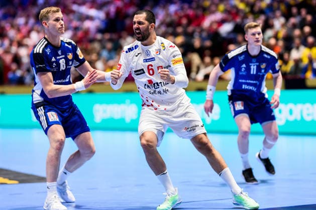 260123 Ellidi Vidarsson of Iceland looks dejected and Mario Sostaric of Croatia celebrates during the EHF European Handball Championship main round match between Iceland and Croatia on January 23, 2026 in Malmö. Photo: Petter Arvidson BILDBYRAN kod PA PA1134 handball handboll handball handbolls-em 2026 croatia kroatien island iceland ehf european handball championship bbeng grappa33 jubel depp celebrates Copyright: PETTERxARVIDSON BB260123PA061
