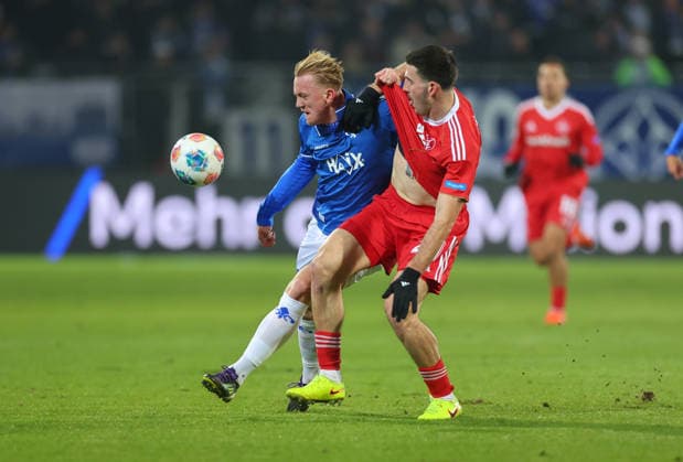 23.01.2026, Fussball 2. Bundesliga, SV Darmstadt 98 - 1. FC Nürnberg, emonline, emspor, despor, v.l., Isac Lidberg (SV Darmstadt 98), Luka Lochoshvili (1. FC Nürnberg) DFL DFB REGULATIONS PROHIBIT ANY USE OF PHOTOGRAPHS AS IMAGE SEQUENCES AND OR QUASI-VIDEO. xdcx