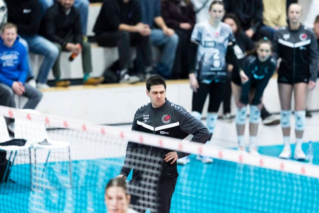 1. Volleyball Bundesliga Frauen: Schwarz-Weiss Erfurt vs. VC Wiesbaden; Erfurt; 23.01.2026 Paplo Sánchez (Trainer; Schwarz-Weiss Erfurt) 1. Volleyball Bundesliga Frauen: Schwarz-Weiss Erfurt vs. VC Wiesbaden; Riethsporthalle Erfurt; 23.01.2026 Copyright: xBEAUTIFULxSPORTS Duehringx
