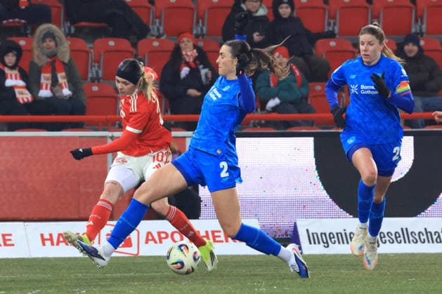 DEU, 2.BL, Frauen, 1.FC Union vs. Bayer Leverkusen, 23.01.2026, Stadion Alte Foersterei, Berlin, DEU, 2.BL, Frauen, 1.FC Union vs. Bayer Leverkusen, im Bild: Eileen Campbell (1.FC Union Berlin 10), Ostermeier Selina (Bayer Leverkusen 2), Turanyi Lilla (Bayer Leverkusen 24) DFL - regulations prohibit any use of Photographs as image sequences and or quasi-video