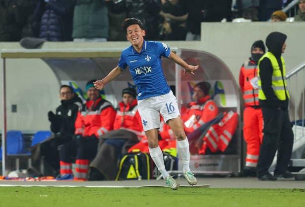 23.01.2026, Fussball 2. Bundesliga, SV Darmstadt 98 - 1. FC Nürnberg, emonline, emspor, despor, v.l., Torjubel zum 1:0 durch Hiroki Akiyama (SV Darmstadt 98), Goal celebration, celebrate the goal DFL DFB REGULATIONS PROHIBIT ANY USE OF PHOTOGRAPHS AS IMAGE SEQUENCES AND OR QUASI-VIDEO. xdcx