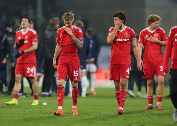 23.01.2026, Fussball 2. Bundesliga, SV Darmstadt 98 - 1. FC Nürnberg, emonline, emspor, despor, v.l., Tim Drexler (1. FC Nürnberg), Fabio Gruber (1. FC Nürnberg) enttaeuscht, enttaeuscht schauend, dissapointed, traurig, frustiert, frust, gefrustet, frustrated DFL DFB REGULATIONS PROHIBIT ANY USE OF PHOTOGRAPHS AS IMAGE SEQUENCES AND OR QUASI-VIDEO. xdcx