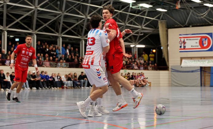 23.01.2026, Deutschland, Korntal-Münchingen, Handball Benefizspiel, SG BBM Bietigheim vs. Fivers WAT Margareten, v.l. Florentin Dvorak (WAT), Finn-Luca Nicolaus (Bietigheim)