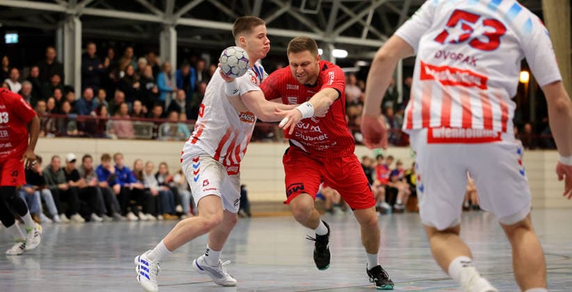 23.01.2026, Deutschland, Korntal-Münchingen, Handball Benefizspiel, SG BBM Bietigheim vs. Fivers WAT Margareten, v.l. Maximilian Danhel (WAT), Fabian Wiederstein (Bietigheim)
