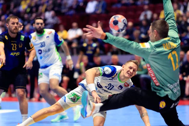 MALMÖ, SVERIGE 20260123 Sloveniens Tilen Kodrin under matchen i mellanrundan i handbolls-EM mellan Slovenien och Sverige i Malmö Arena, Malmö, Sverige, 26 januari, 2026. MALMÖ SVERIGE x10600x