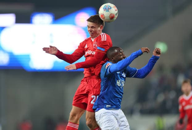 23.01.2026, Fussball 2. Bundesliga, SV Darmstadt 98 - 1. FC Nürnberg, emonline, emspor, despor, v.l., Finn Becker (1. FC Nürnberg), Merveille Papela (SV Darmstadt 98) DFL DFB REGULATIONS PROHIBIT ANY USE OF PHOTOGRAPHS AS IMAGE SEQUENCES AND OR QUASI-VIDEO. xdcx