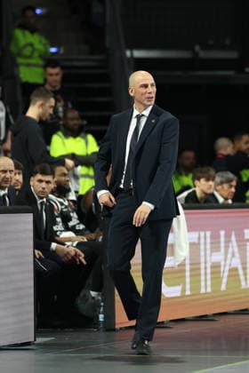 Joan Penarroya (Partizan Mozzart Bet Belgrad, Chef-Trainer), GER, Partizan Mozzart Bet Belgrad vs. Hapoel IBI Tel Aviv, Basketball, Euroleague, 24. Spieltag, Saison 2025 2026, 23.01.2026, 13.11.2025, GER, Partizan Mozzart Bet Belgrad vs. Hapoel IBI Tel Aviv, Basketball, Euroleague, 24. Spieltag, Saison 2025 2026, 23.01.2026 Muenchen Copyright: xEibner-Pressefoto JennixMaulx EP_JML