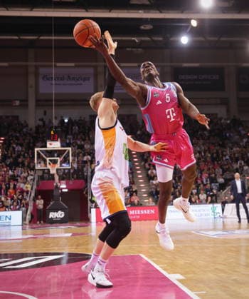 Tylan Birts Telekom Baskets Bonn vs. Rostock Seawolves 17. Speiltag - Saison 2025 26