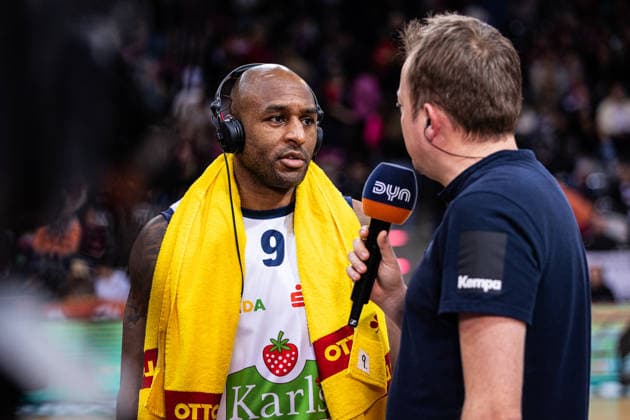 easyCredit Basketball Bundesliga, Telekom Baskets Bonn vs. Rostock Seawolves, Karnevalsspiel, 23.01.2026 DeAndre Lansdowne (ROSTOCK SEAWOLVES 9) im Interview bei DYN - easyCredit Basketball Bundesliga, Telekom Baskets Bonn vs. Rostock Seawolves, Karnevalsspiel, 23.01.2026, Telekom Dome Bonn Copyright: xBEAUTIFULxSPORTS Derixx