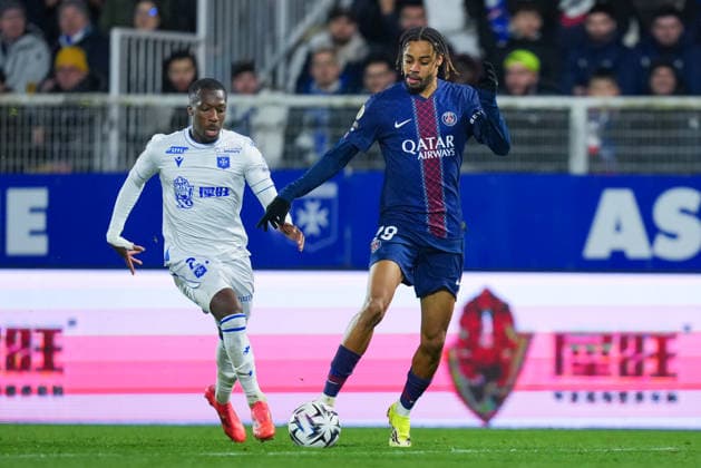 AJ Auxerre vs PSG: French Ligue 1 AUXERRE, FRANCE - JANUARY 23: Bradley Barcola of PSG runs with the ball during the French Ligue 1 (L1) soccer match between AJ Auxerre and Paris Saint-Germain (PSG) at Stade de l Abbe-Deschamps stadium in Auxerre, France on January 23, 2026. Maxime Delacroix Anadolu Auxerre France. Editorial use only. Please get in touch for any other usage.  Copyright: x2026xAnadoluxMaximexDelacroixx