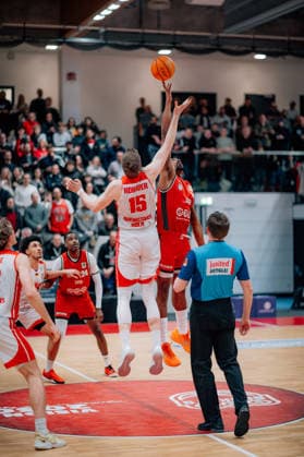 BB-2BL SBB Baskets - Rheinstars Koeln Michael Hughes II (SBB Baskets), Bjoern Rohwer (Rheinstars Koeln) waehrend der Saison 2025-2026 in der 2. Barmer Basketball Bundesliga Pro A am 19. Spieltag SBB Baskets und Rheinstars Koeln in der Wolfgang-Lakenmacher-Halle am 23. January 2026 in Magdeburg, Sachsen Anhalt, Deutschland