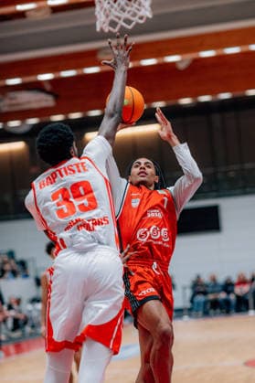 BB-2BL SBB Baskets - Rheinstars Koeln Daivien Latrell Williamson (SBB Baskets), Kenny Andre Calliste Keannou Baptiste (Rheinstars Koeln) waehrend der Saison 2025-2026 in der 2. Barmer Basketball Bundesliga Pro A am 19. Spieltag SBB Baskets und Rheinstars Koeln in der Wolfgang-Lakenmacher-Halle am 23. January 2026 in Magdeburg, Sachsen Anhalt, Deutschland