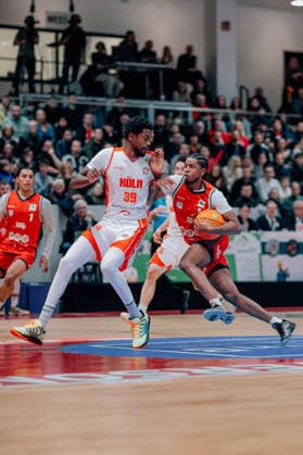 BB-2BL SBB Baskets - Rheinstars Koeln Trey Thompson Stewart (SBB Baskets) und Kenny Andre Calliste Keannou Baptiste (Rheinstars Koeln) waehrend der Saison 2025-2026 in der 2. Barmer Basketball Bundesliga Pro A am 19. Spieltag SBB Baskets und Rheinstars Koeln in der Wolfgang-Lakenmacher-Halle am 23. January 2026 in Magdeburg, Sachsen Anhalt, Deutschland