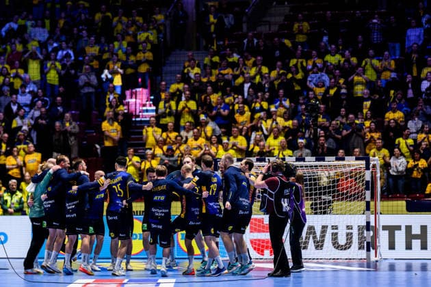 260123 Players of Sweden celebrate after the EHF European Handball Championship main round match between Slovenia and Sweden on January 23, 2026 in Malmö. Photo: Petter Arvidson BILDBYRAN kod PA PA1136 handball handboll handball handbolls-em 2026 sverige sweden slovenia slovenien ehf european handball championship bbeng jubel Copyright: PETTERxARVIDSON BB260123PA262