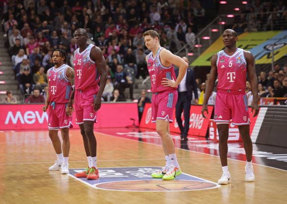 Zachery Cooks, Kur Jongkuch, Patrick Heckmann, Tylan Birts Telekom Baskets Bonn vs. Rostock Seawolves 17. Speiltag - Saison 2025 26