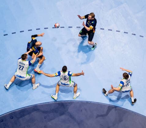 260123 Lukas Sandell and Eric Johansson of Sweden against Kristjan Horzen, Blaz Janc and Domen Novak of Slovenia during the EHF European Handball Championship main round match between Slovenia and Sweden on January 23, 2026 in Malmö. Photo: Petter Arvidson BILDBYRAN kod PA PA1136 handball handboll handball handbolls-em 2026 sverige sweden Slovenia slovenien ehf european handball championship bbeng Copyright: PETTERxARVIDSON BB260123PA284
