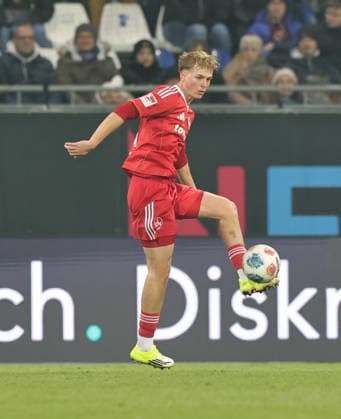 23.01.2026 - Fussball - Saison 2025 2026 - 2. Fussball - Bundesliga - 19. Spieltag: SV Darmstadt 98 SVD D98 ( Lilien ) - 1. FC Nürnberg FCN ( Club ) - Sportfoto Zink DaMa - xdaxmax - DFL regulations prohibit any use of photographs as image sequences and or quasi-video - only for editorial use - Eric Porstner (41, 1. FC Nürnberg FCN ) - Freisteller Einzelbild