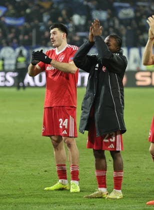 23.01.2026 - Fussball - Saison 2025 2026 - 2. Fussball - Bundesliga - 19. Spieltag: SV Darmstadt 98 SVD D98 ( Lilien ) - 1. FC Nürnberg FCN ( Club ) - Sportfoto Zink DaMa - xdaxmax - DFL regulations prohibit any use of photographs as image sequences and or quasi-video - only for editorial use - Luka Lochoshvili (24, 1. FC Nürnberg FCN ) Mohamed Ali Zoma (23, 1. FC Nürnberg FCN ) enttäuscht Enttäuschung nach Spielende