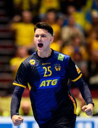 260123 Nikola Roganovic of Sweden celebrates during the EHF European Handball Championship main round match between Slovenia and Sweden on January 23, 2026 in Malmö. Photo: Petter Arvidson BILDBYRAN kod PA PA1136 handball handboll handball handbolls-em 2026 sverige sweden Slovenia slovenien ehf european handball championship bbeng jubel Copyright: PETTERxARVIDSON BB260123PA292