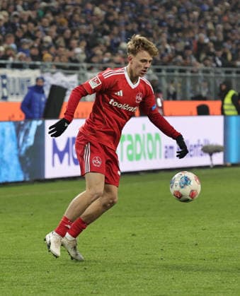 23.01.2026 - Fussball - Saison 2025 2026 - 2. Fussball - Bundesliga - 19. Spieltag: SV Darmstadt 98 SVD D98 ( Lilien ) - 1. FC Nürnberg FCN ( Club ) - Sportfoto Zink DaMa - xdaxmax - DFL regulations prohibit any use of photographs as image sequences and or quasi-video - only for editorial use - Tim Janisch (32, 1. FC Nürnberg FCN ) - Freisteller Einzelbild