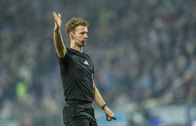 GER, Darmstadt, SV Darmstadt 98 vs 1. FC Nürnberg, 2. Bundesliga, Fussball, DFB, Spielzeit 2025 2026, Merck-Stadion am Böllenfalltor, 19. Spieltag im Bild: Jarno Wienefeld (Schiedsrichter) beim Spiel SV Darmstadt 98 gegen 1. FC Nürnberg DFB DFL REGULATIONS PROHIBIT ANY USE OF PHOTOGRAPHS AS IMAGE SEQUENCES AND OR QUASI-VIDEO, 23.01.2026