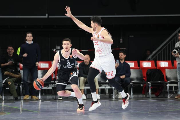 Vanja Marinkovic (Partizan Mozzart Bet Belgrad, 09) mit Vasilije Micic (Hapoel IBI Tel Aviv, 22), GER, Partizan Mozzart Bet Belgrad vs. Hapoel IBI Tel Aviv, Basketball, Euroleague, 24. Spieltag, Saison 2025 2026, 23.01.2026, 13.11.2025, GER, Partizan Mozzart Bet Belgrad vs. Hapoel IBI Tel Aviv, Basketball, Euroleague, 24. Spieltag, Saison 2025 2026, 23.01.2026 Muenchen Copyright: xEibner-Pressefoto JennixMaulx EP_JML