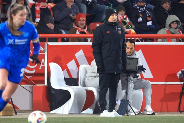 DEU, 2.BL, Frauen, 1.FC Union vs. Bayer Leverkusen, 23.01.2026, Stadion Alte Foersterei, Berlin, DEU, 2.BL, Frauen, 1.FC Union vs. Bayer Leverkusen, im Bild: Trainer Roberto Paetzold (Bayer Leverkusen) DFL - regulations prohibit any use of Photographs as image sequences and or quasi-video