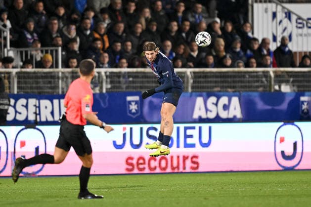 AJ Auxerre v Paris Saint-Germain - Ligue 1 McDonald s 2025 2026 06 Illya ZABARNYI (psg) during the Ligue 1 McDonald s match between Auxerre and Paris at Stade Abbe Deschamps on January 23, 2026 in Auxerre, France. Auxerre France  Copyright: xFEPx 776348257