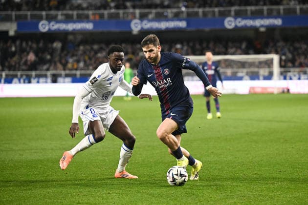 AJ Auxerre v Paris Saint-Germain - Ligue 1 McDonald s 2025 2026 08 Naouirou AHAMADA (aja) - 07 Khvicha KVARATSKHELIA (psg) during the Ligue 1 McDonald s match between Auxerre and Paris at Stade Abbe Deschamps on January 23, 2026 in Auxerre, France. Auxerre France  Copyright: xFEPx 776348257