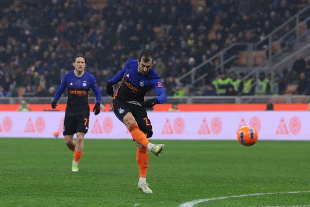 Milan, Italy, 23rd January 2026. Piotr Zielinski of FC Internazionale looks on as team mate Henrikh Mkhitaryan fires a shot goalwards during the Internazionale vs Pisa SC Serie A match at Giuseppe Meazza, Milan. Picture credit should read: Jonathan Moscrop Sportimage EDITORIAL USE ONLY. No use with unauthorised audio, video, data, fixture lists, club league logos or live services. Online in-match use limited to 120 images, no video emulation. No use in betting, games or single club league player publications. SPI_119_JM_INTER_PISA_ SPI-4419-0119