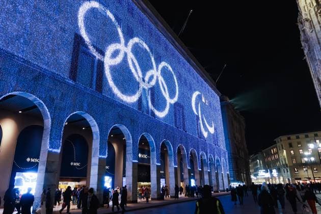 Sport Bilder des Tages #2 Milan, Preparations for the 25th Olympic and Paralympic Winter games, Winterspiele,Spiele, Summer games in Milan-Cortina 2026 are underway, two weeks before the start of the Olympics. Pictured: Illuminations on the façade of La Rinascente.  Copyright: xAlessandroxBremecx xipa-agency.netx xx IPA_Agency_IPA70477762