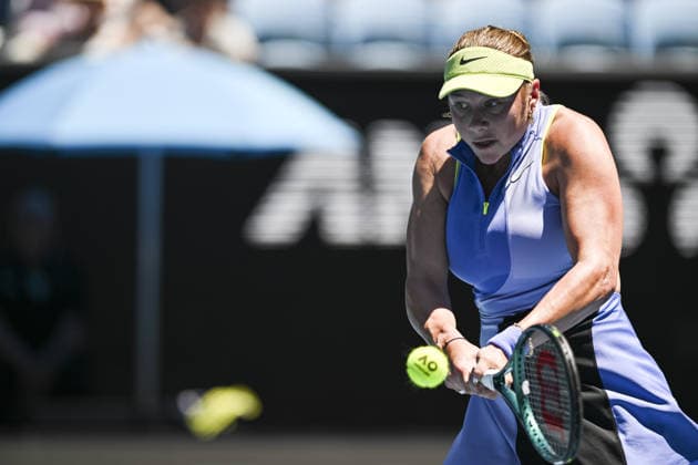AUSTRALIAN OPEN 2026 MELBOURNE, AUSTRALIA - JANUARY 24: Amanda Anisimova (USA) in action Peyton Stearns (USA) (not seen) during round 3 at the Australian Open grand slam tennis tournament at Melbourne Park in Melbourne, Australia on January 24, 2026 Mark Avellino Anadolu Melbourne Australia. Editorial use only. Please get in touch for any other usage.  Copyright: x2026xAnadoluxMarkxAvellinox